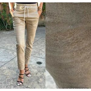 BEVY FLOG Tan Cropped Pants